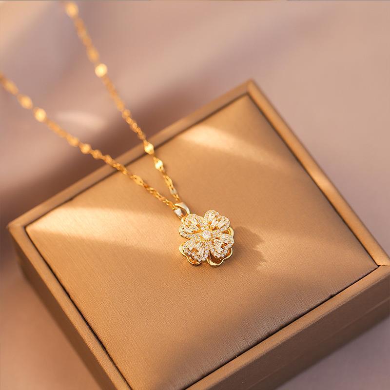 Trend Rotating Four-leaf Clover Haoshi Titanium Steel Necklace Female Cold Wind High-end Copper Pendant