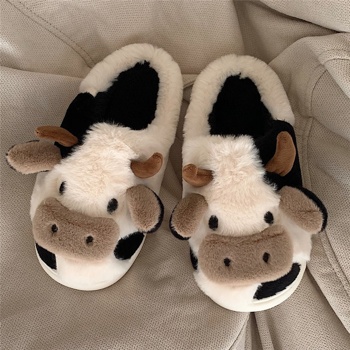 Cartoon Woolen Cotton Slippers For Women Indoor Home Winter Cow Cotton Slippers For Outer Wear Cute Autumn And Winter Cotton Slippers Thick Bottom